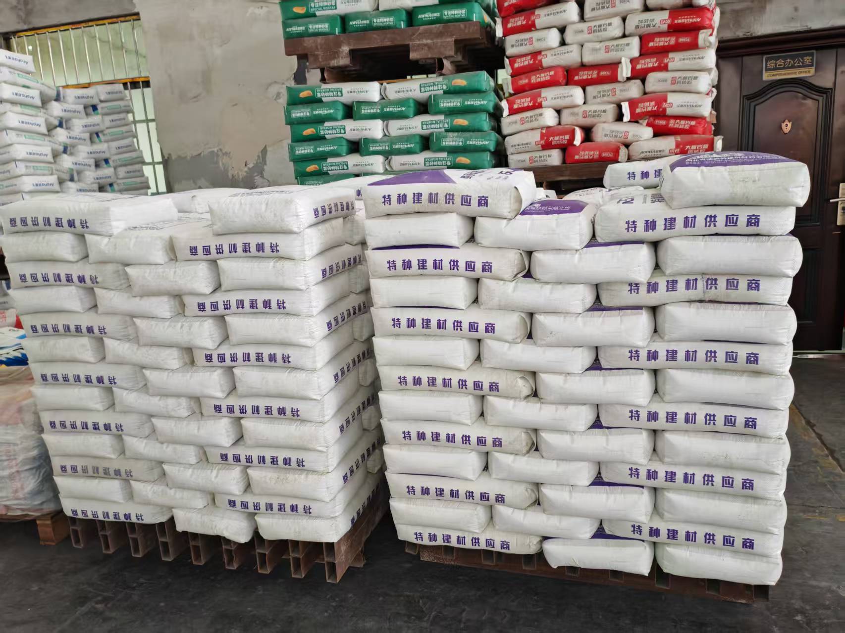 青河拱顶带模注浆料