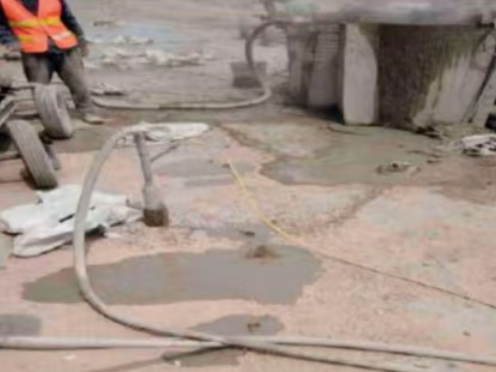 青河水泥混凝土路面板底注浆技术 路面脱空注浆整治方案