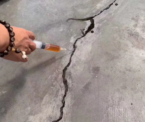 青河混凝土裂缝修补技术详解​